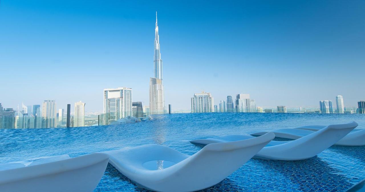 Infinity Pool & Burj Khalifa View L Luxe Paramount Dubai Exterior photo